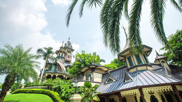 Mystic Manor