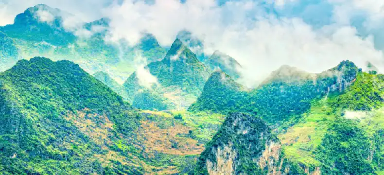 Hotels in Dong Van
