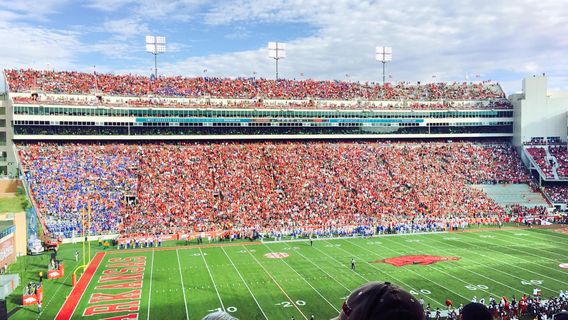 Donald W. Reynolds Razorback Stadium