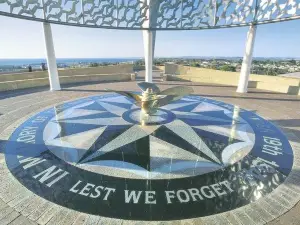澳大利亞皇家海軍雪梨2號戰艦紀念碑