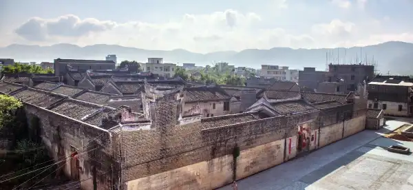 鬱南