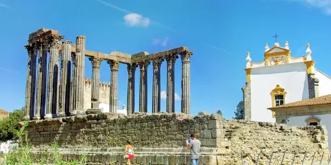 埃武拉羅馬神廟