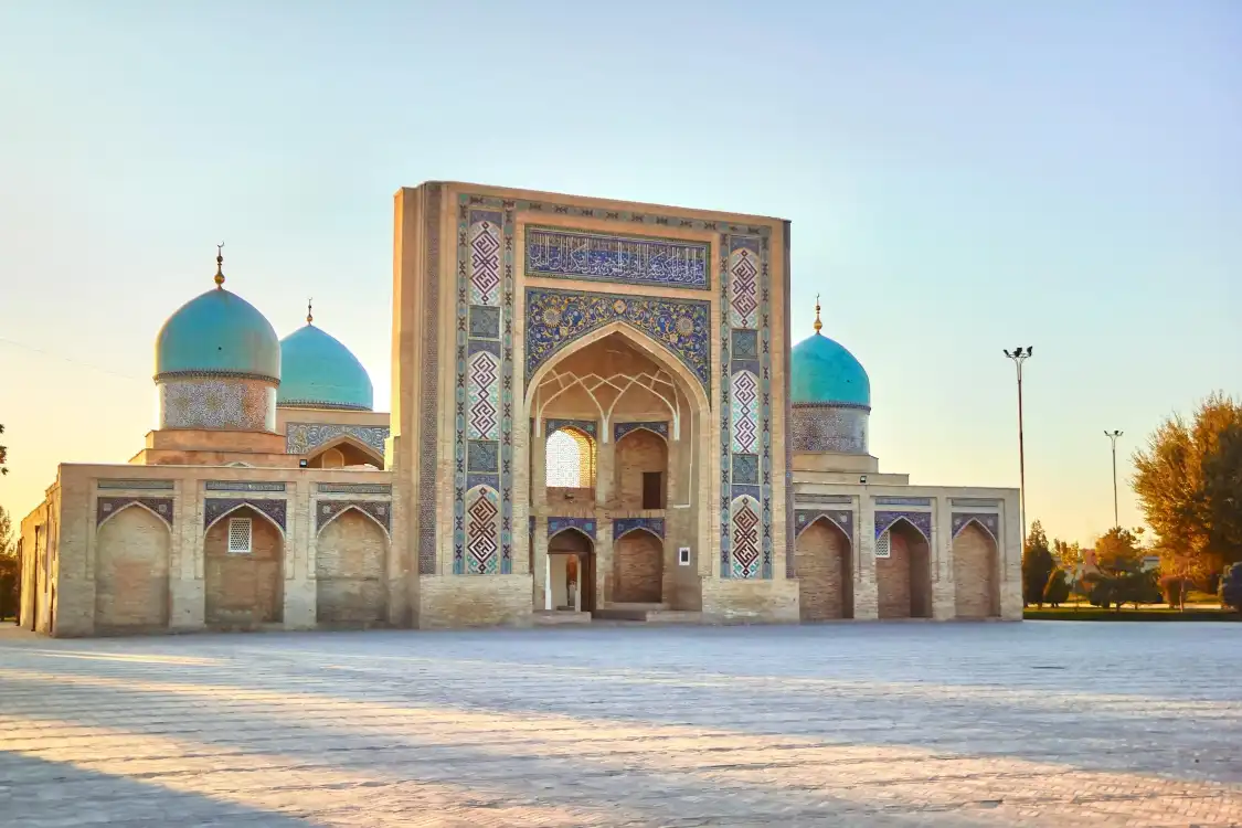Hotels near Hazrati Imam Mosque