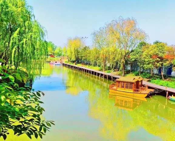 Qinhulvzhou Resort