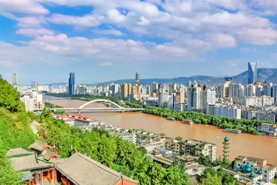 鄰近白塔山公園的酒店