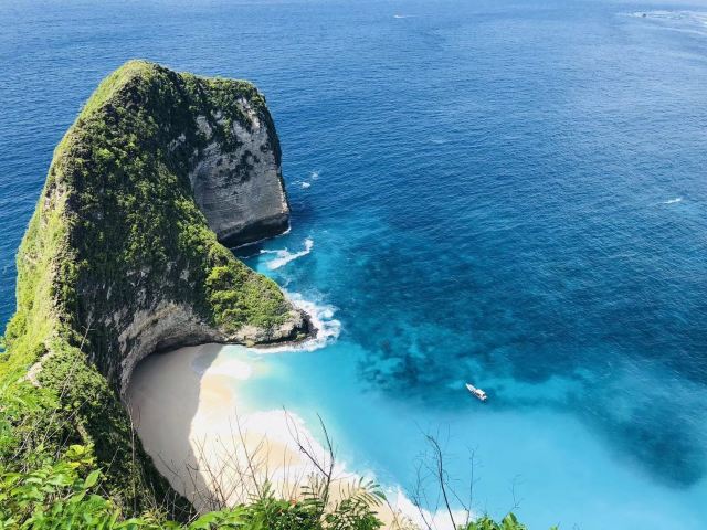努沙伯尼達島