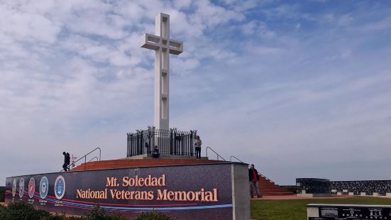 索莱达山（Mount Soledad）这儿有一个纪念美国老兵