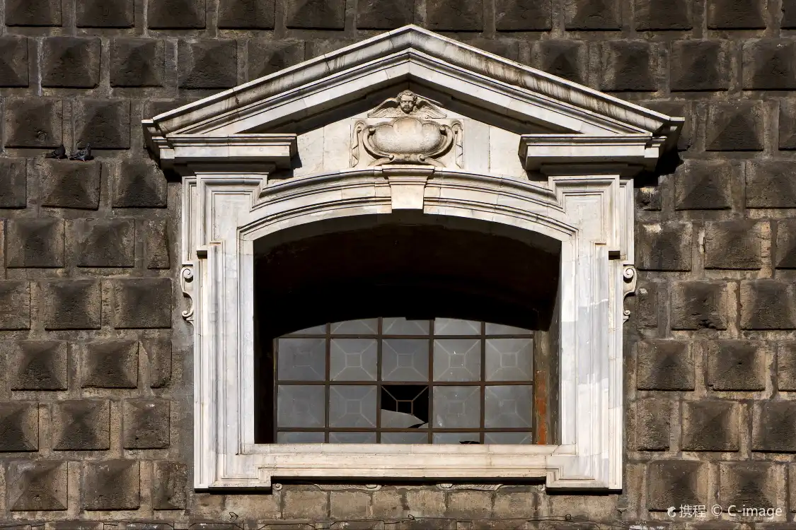 新耶穌教堂附近的飯店