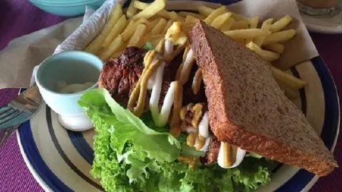 Ombok Cherating Surf Cafe in Kuantan
