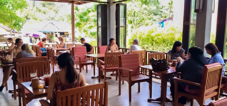 Living Room Cafe & Restaurant