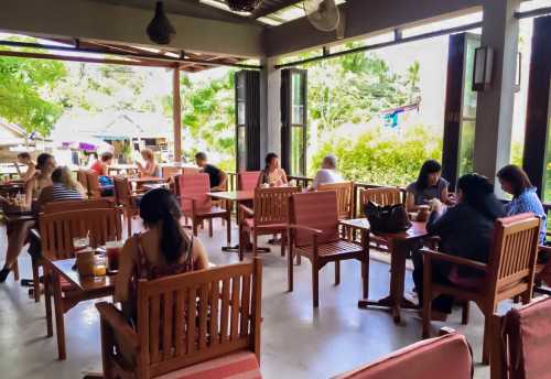 Living Room Cafe & Restaurant