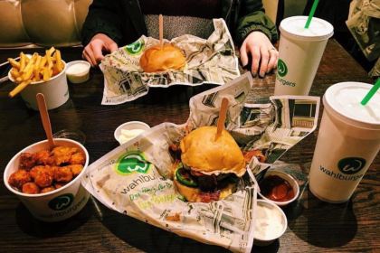 Wahlburgers