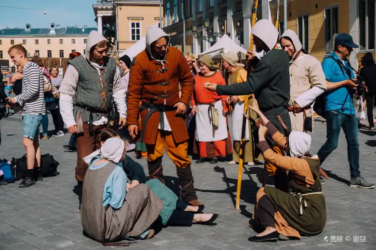 Các khách sạn gần Medieval Market
