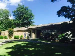 The Tavern at the 19th Hole