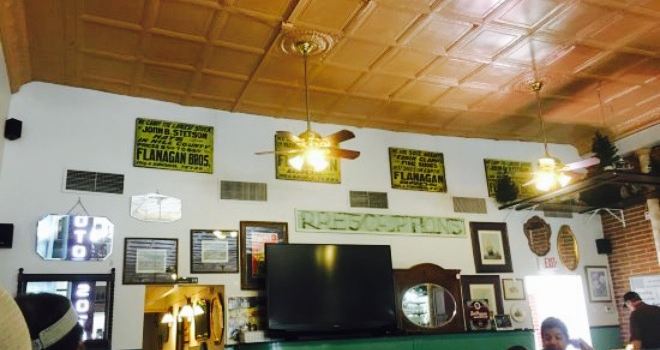 A Tiskit - A Taskit Antiques & Soda Fountain