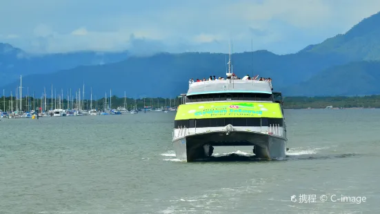 Big Cat Green Island Reef Cruises