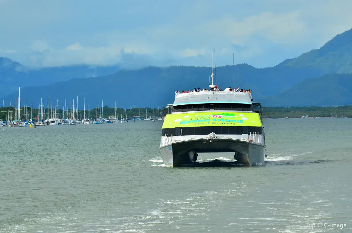 2_Big Cat Green Island Reef Cruises