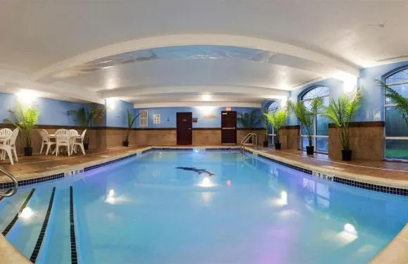 智選假日套房酒店伍德布里奇