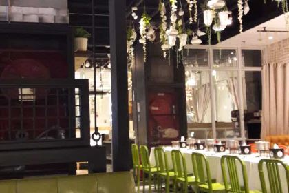 DUO LUN DUO HAI XIAN ZI ZHU CAN TING JIN YING DIAN