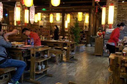 小龙坎老火锅(武汉路店)