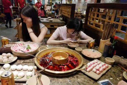 小龙坎老火锅(东坡外滩店)