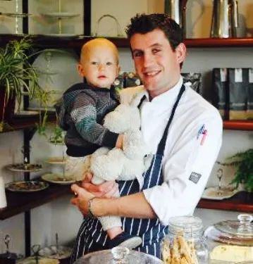 Saveur Cafe, Bistro & Patisserie