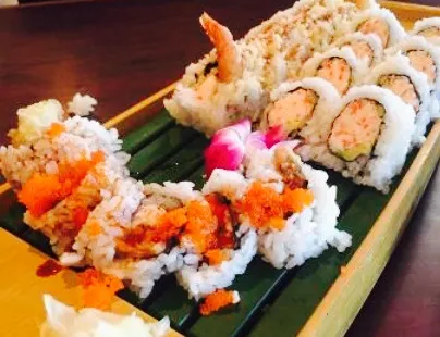 Four Seasons Sushi Bar & Grill