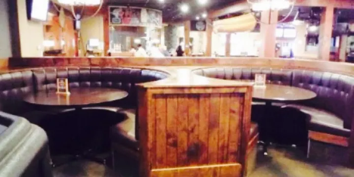 Flying Canoe West Coast Pub