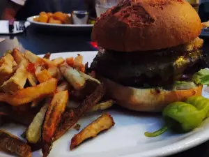 McMenamins - East 19th Street Cafe