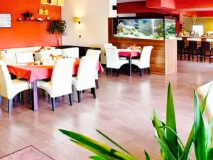 Restaurace a Bowling Majak