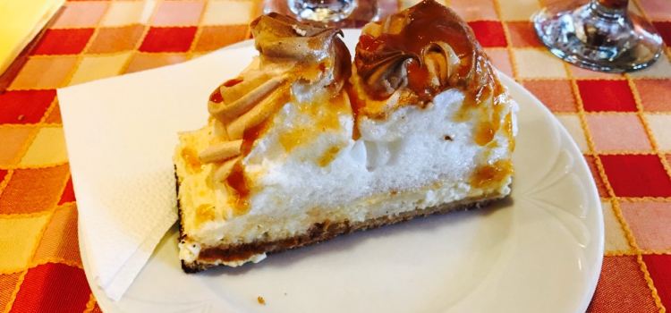 Fek Restaurant and Sweet shop