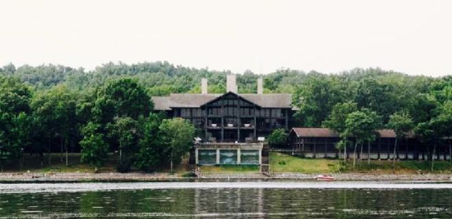 Windows on the Water at the Lake Barkley Lodge