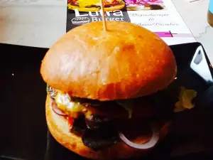 Lutra Burger