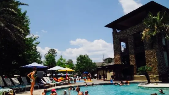 The Woodlands Dining Room at The Woodlands Resort