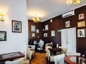 E. Wedel Chocolate Lounges Rogatka