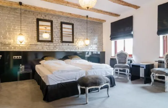 斯塔拉皮卡尼亞公寓