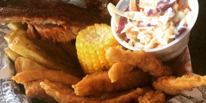 La Cabaña Smokehouse Saltillo