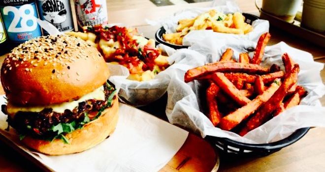 Kirra Hub Social Eatery