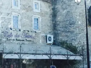 Le Cafe des Artistes