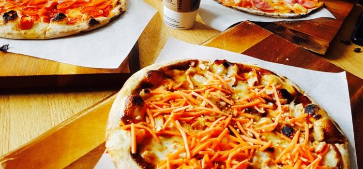 Ripe Tomato Pizza