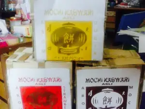 Mochi Kaswari Lampion