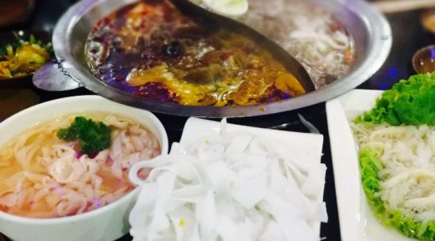 宽板凳老灶火锅(张北店)