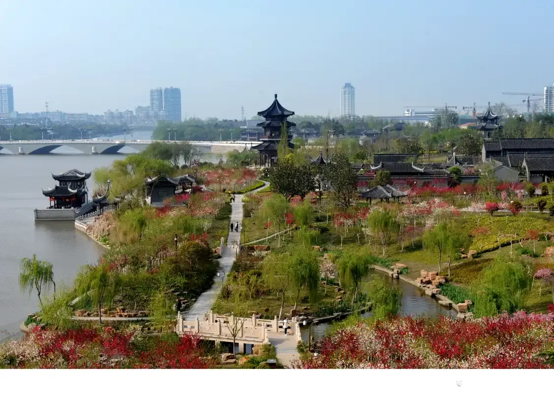Hotels near Fengchenghe Peach Garden