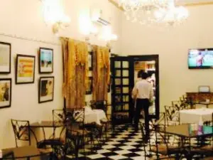 La Maison Des Délices - Pâtisserie & Bistro
