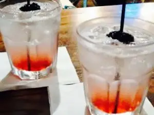 Cobblers Bar And Bistro