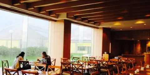 Cafe Restaurant Marine