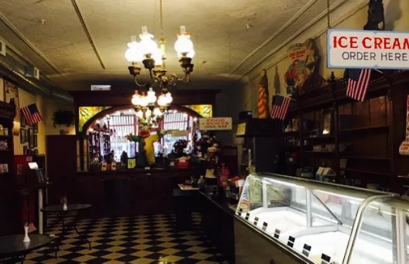 American Old Fashioned Ice Cream Parlor