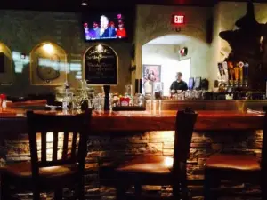 Hollie's Flatiron Grill
