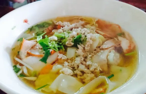 Ba Mee Keaw Khao Soi Nuea-Kai