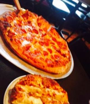 Fox's Pizza Den